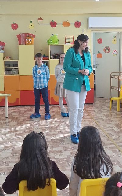 Седмица на четенето в ДГ "Трети март" с 4.Б клас от ОУ „Св. Климент Охридски“ – гр. Плевен 1