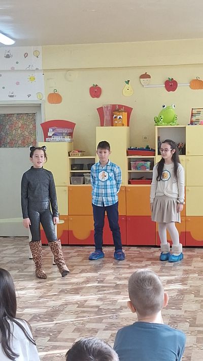 Седмица на четенето в ДГ "Трети март" с 4.Б клас от ОУ „Св. Климент Охридски“ – гр. Плевен 5